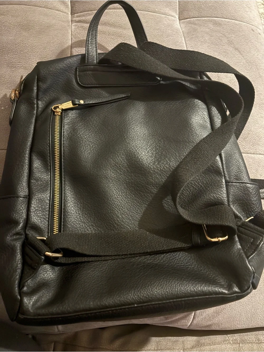 Backpack - Picture 2 of 7